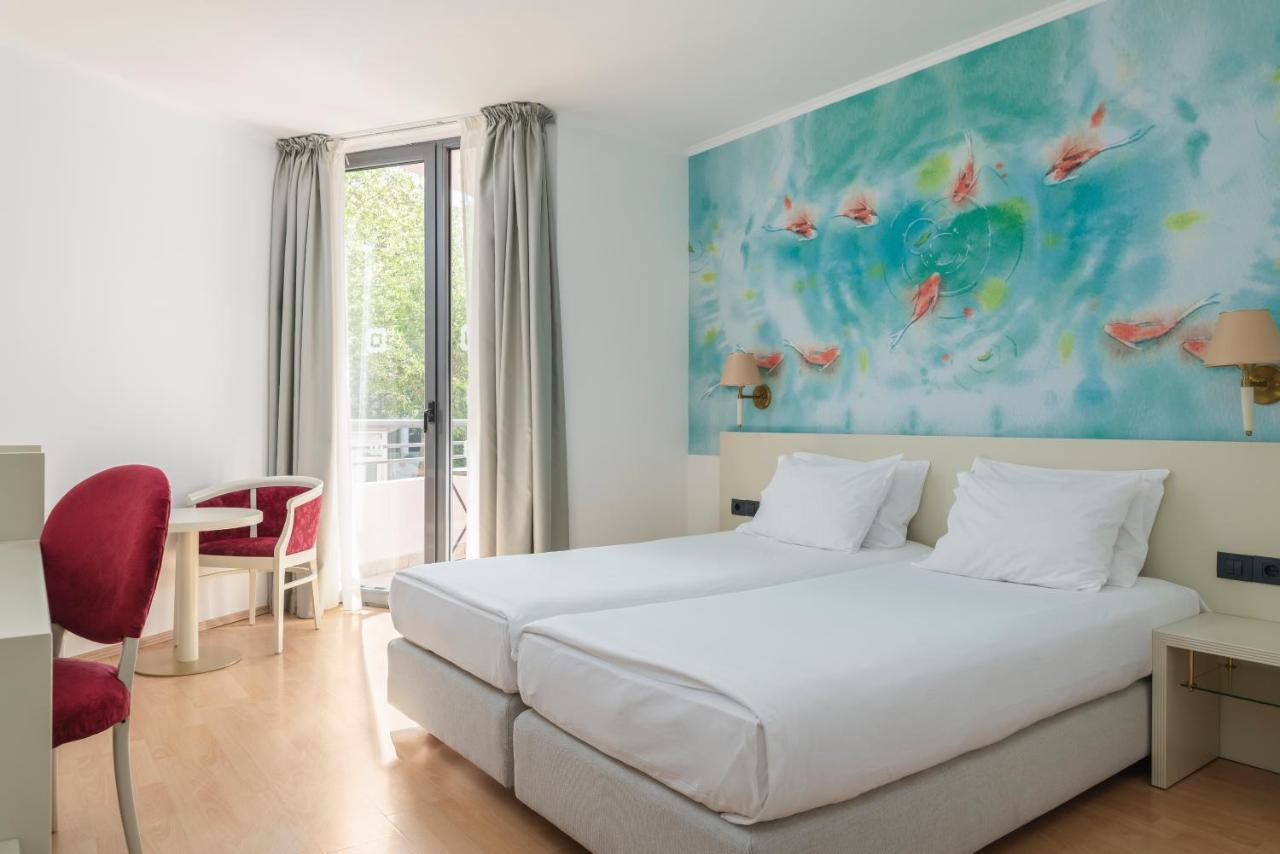 Double or Twin Room Garden View